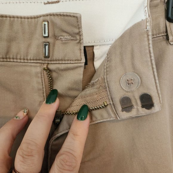 Lane Bryant Womens Dark Khaki/Light Brown 5" Inseam Shorts with Pocket Detail Si - Picture 4 of 5